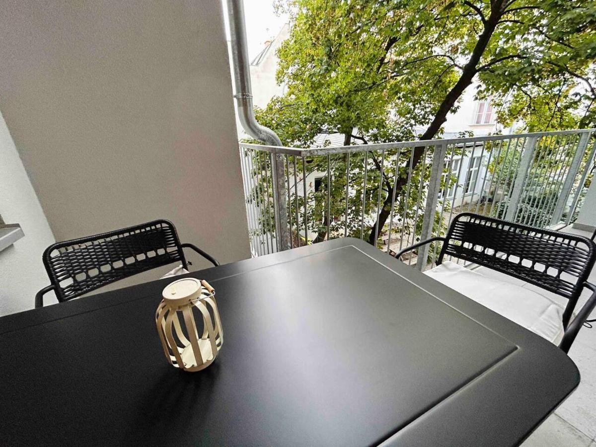 Urbaner Charme: Stilvolles Wohnen Im Herzen Wiens Exterior photo