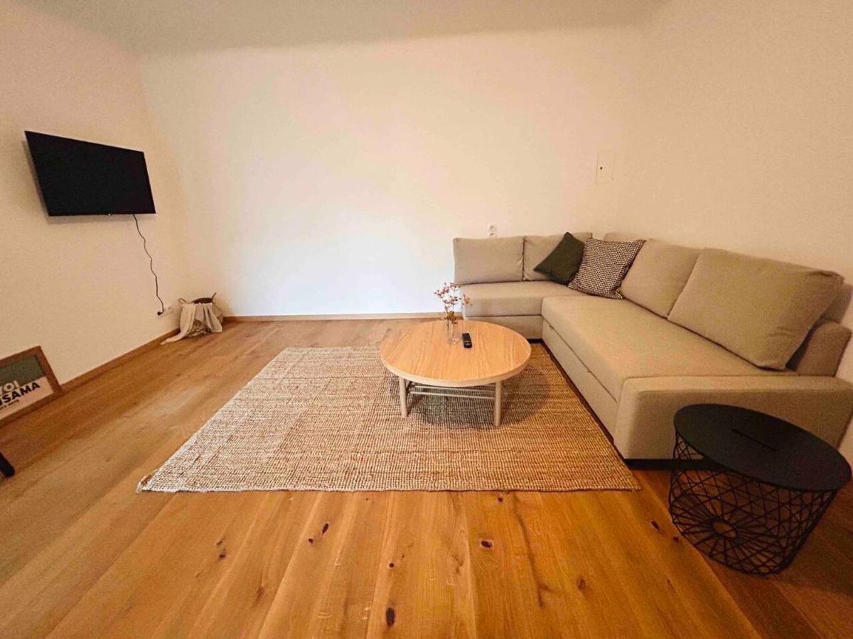 Urbaner Charme: Stilvolles Wohnen Im Herzen Wiens Exterior photo